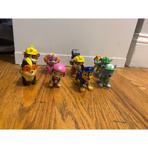 Paw Patrol Figure Set Of 8 Assorted Characters - Picture 4 of 4